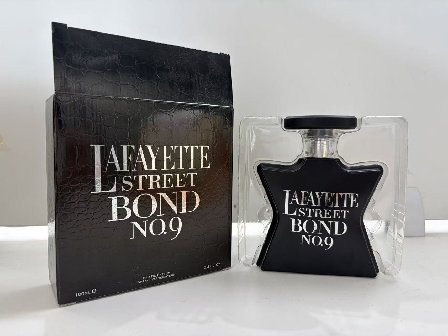Event & Party Supply Photos - BOND NO.9 New York Stili Kadın